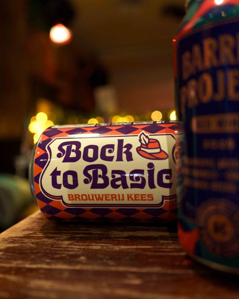 Speciaalbier Bock to Basic van Brouwerij Kees op de bar bij Café van Ouds